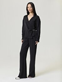 Aksesuar Detaylı Bluz