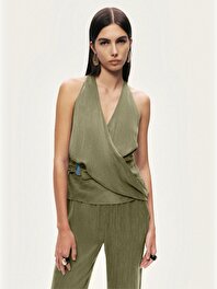 Aksesuar Detaylı Halter Yaka Bluz