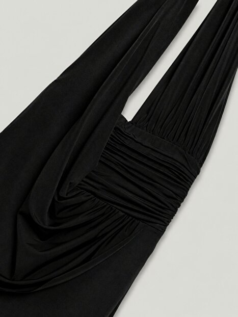 Drape Detaylı Halter Yaka Maxi Elbise