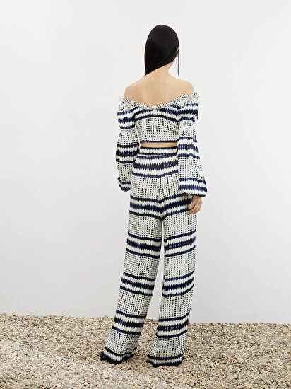 Düşük Omuz Desenli Crop Top