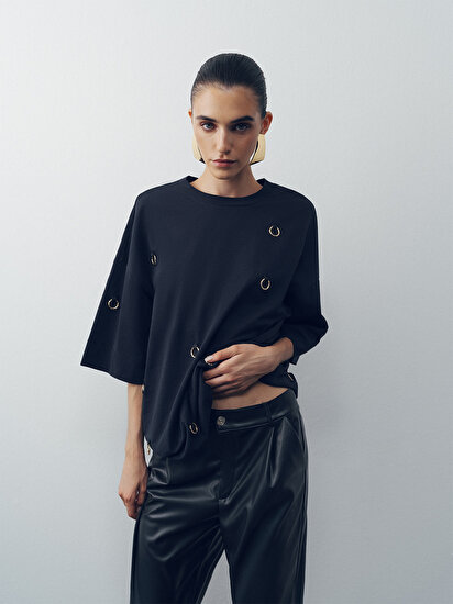 Halka Aksesuar Detaylı Oversize T-shirt