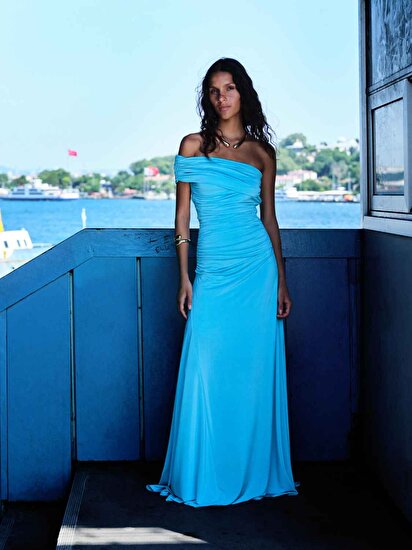 Tek Omuz ve Drape Detaylı Maxi Elbise