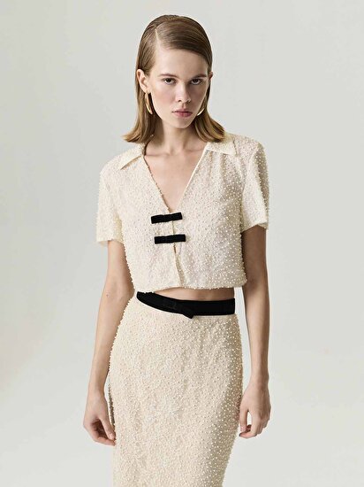 İnci İşlemeli Fiyonk Detaylı Bluz