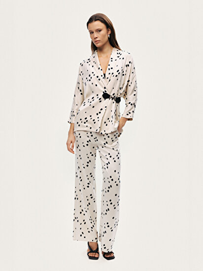 Kemer Detaylı Puantiyeli Ceket