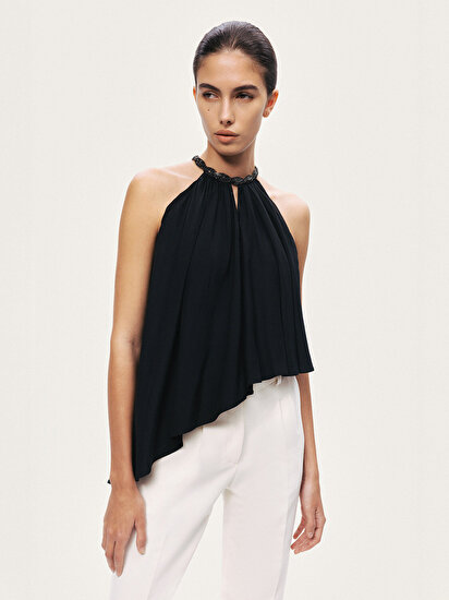 Taş Detaylı Asimetrik Bluz