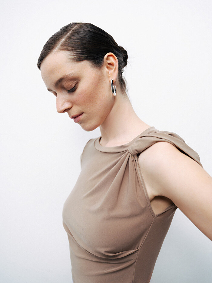 Nocturne Burgu Detaylı Crop Top