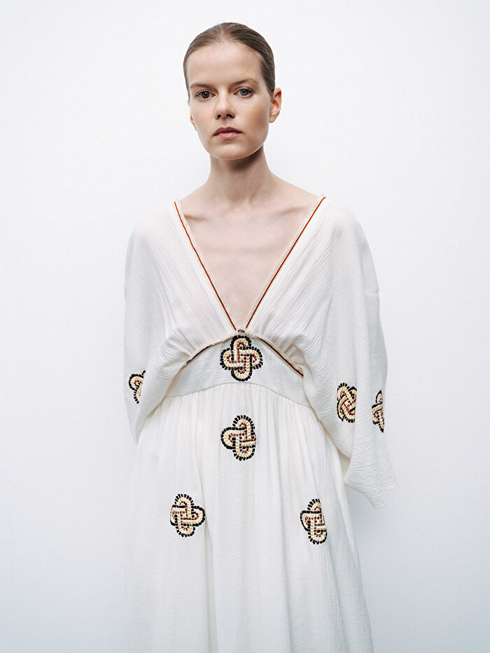 Nocturne Nakış Detaylı Maxi Elbise