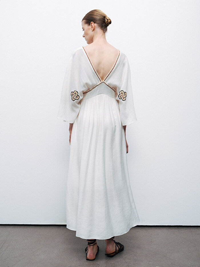 Nocturne Nakış Detaylı Maxi Elbise