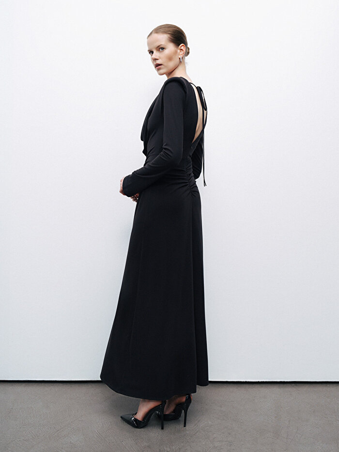 Nocturne Vatkalı Aksesuar Detaylı Maxi Elbise