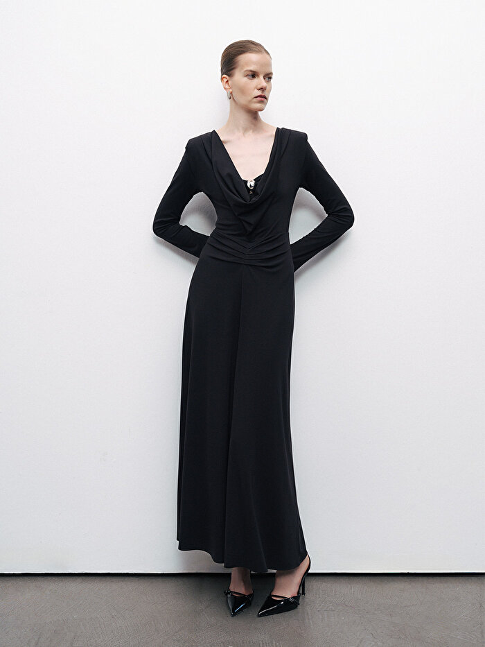 Nocturne Vatkalı Aksesuar Detaylı Maxi Elbise