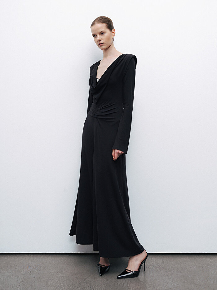 Nocturne Vatkalı Aksesuar Detaylı Maxi Elbise