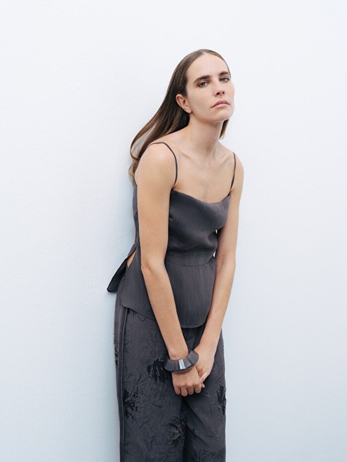 Nocturne Yırtmaçlı Askılı Bluz