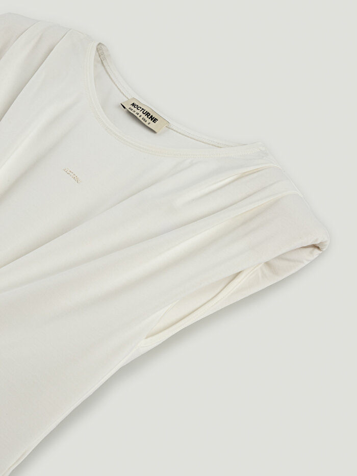 Nocturne Agraf Aksesuar Detaylı Tişört