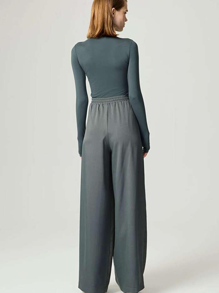 Nocturne Dik Yaka Logolu Body