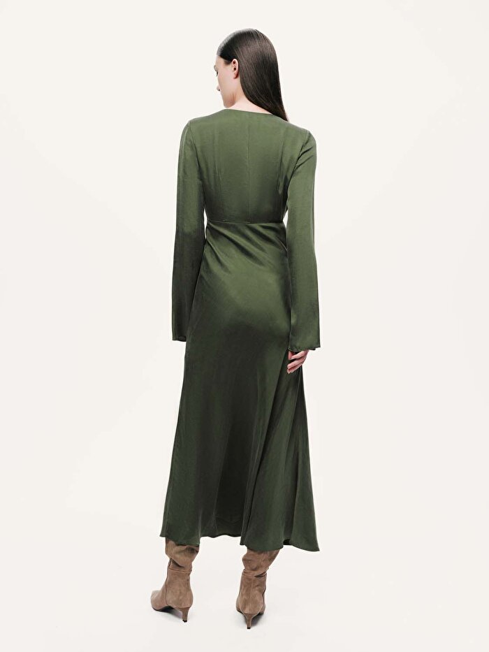 Nocturne Kristal Düğme Aksesuarlı Maxi Elbise