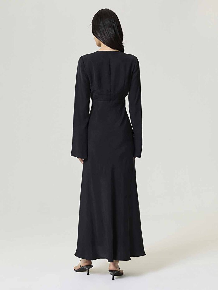 Nocturne Kristal Düğme Aksesuarlı Maxi Elbise