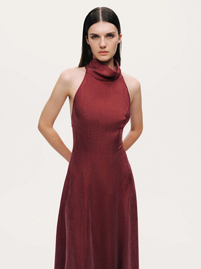 Nocturne Halter Yaka Sırt Detaylı Maxi Elbise