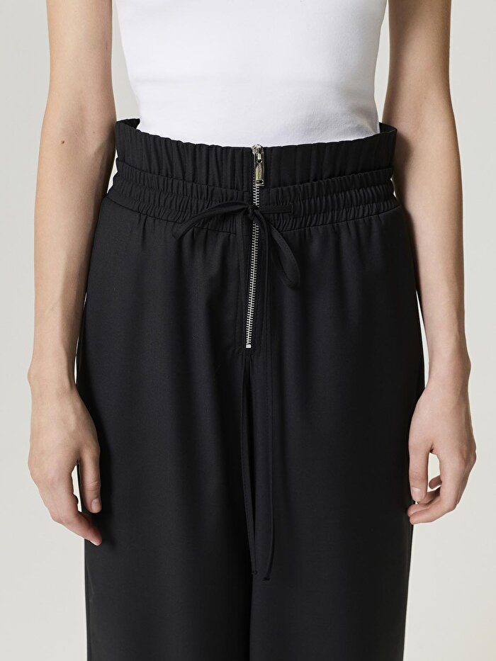 Nocturne Elastik Bel ve Bağcık Detaylı Pantolon