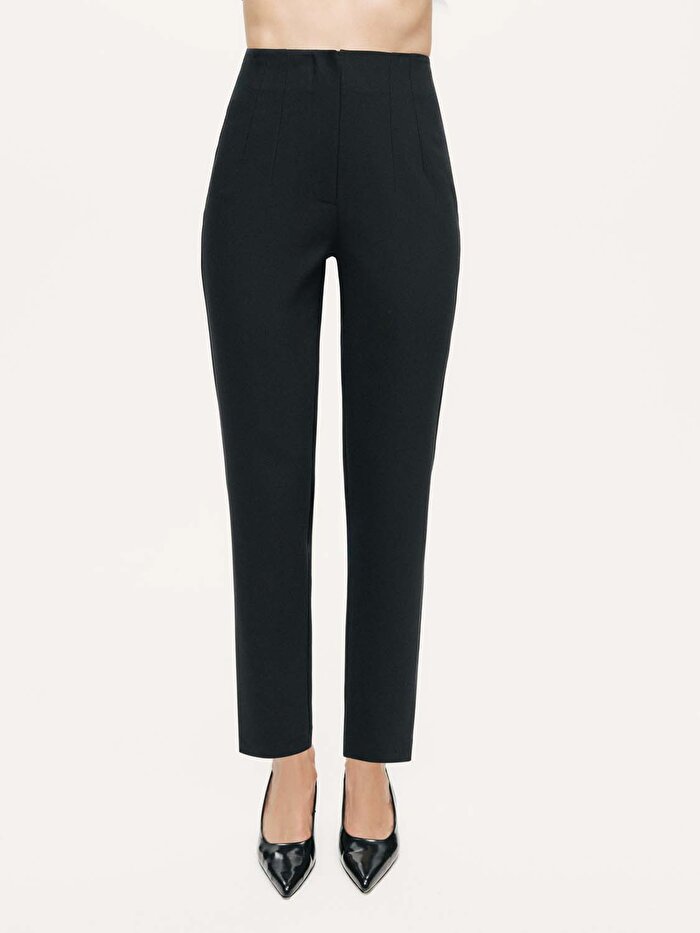 Nocturne Arkası Kemer Detaylı Pantolon