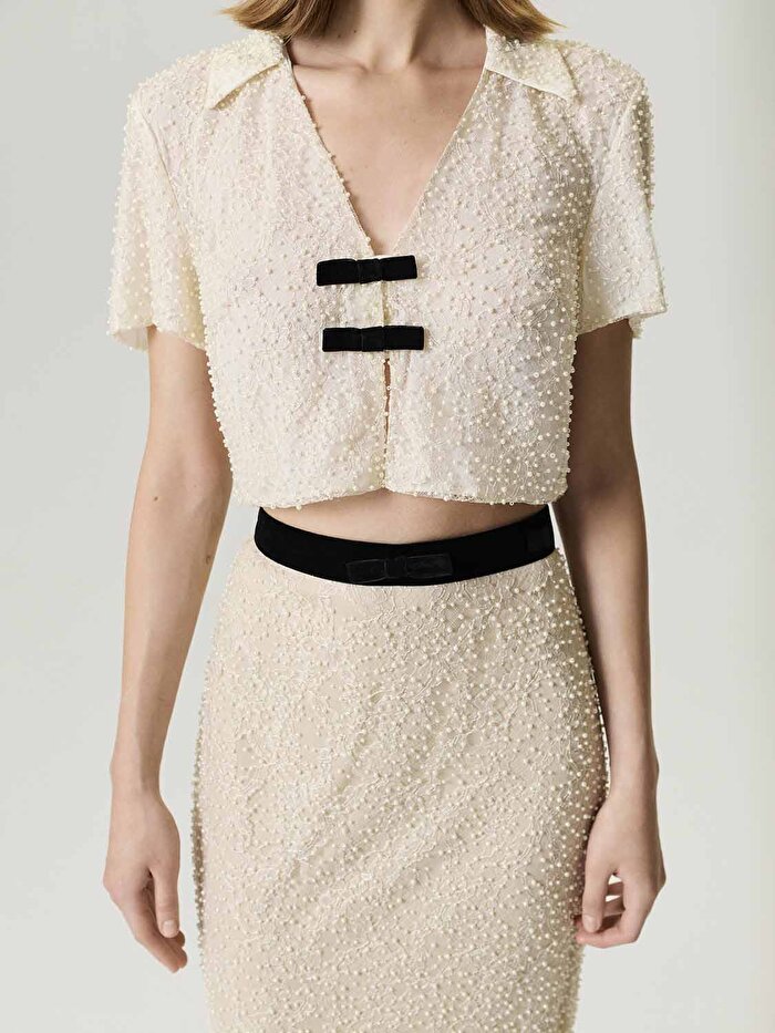 Nocturne İnci İşlemeli Fiyonk Detaylı Bluz