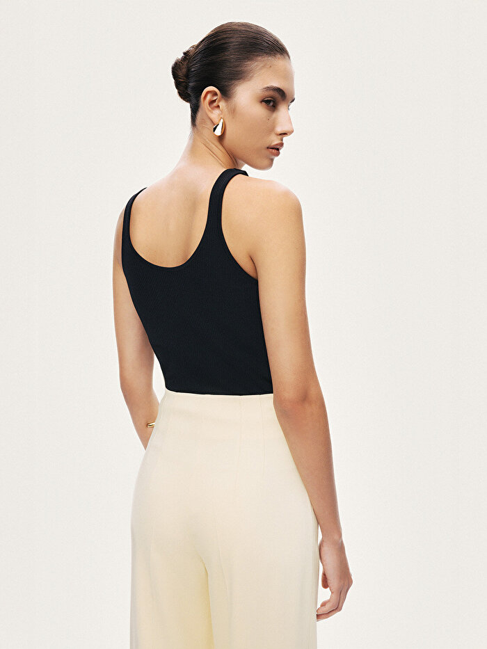 Nocturne Yaka Detaylı Askılı Triko