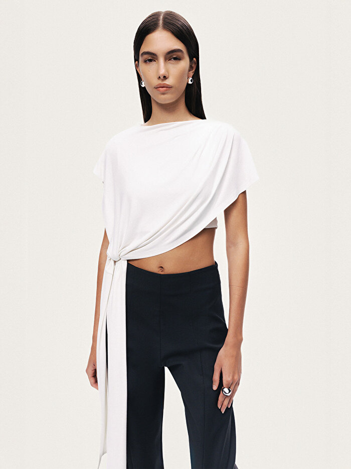 Nocturne Bağlama Detaylı Asimetrik Bluz