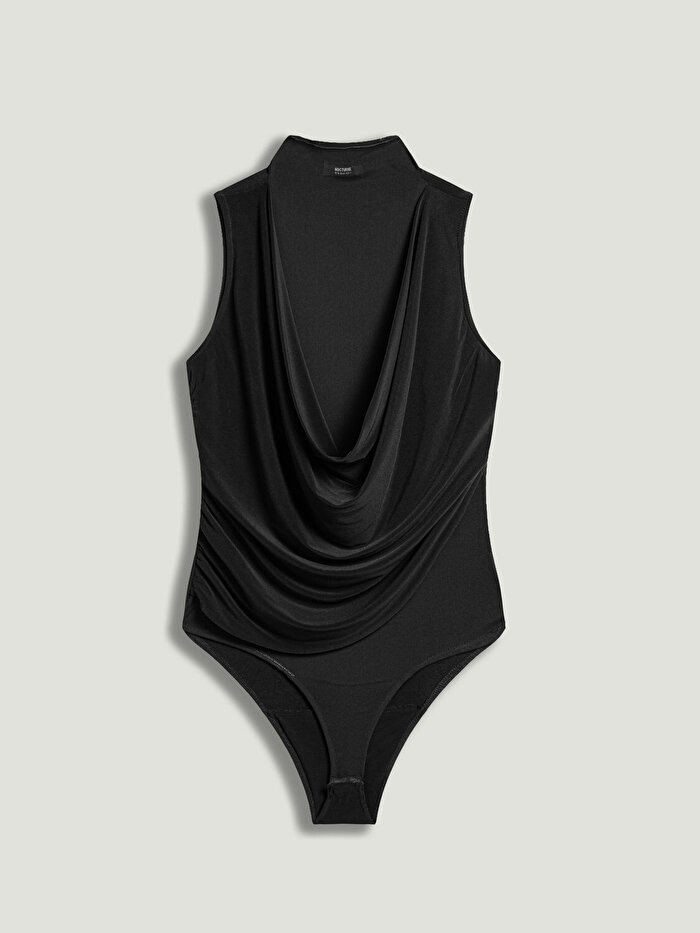 Nocturne Transparan Detaylı Degaje Yaka Body