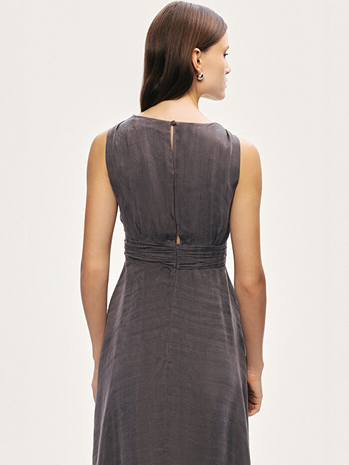 Nocturne Bel Aksesuar Detaylı Midi Elbise