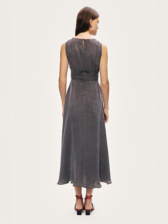 Nocturne Bel Aksesuar Detaylı Midi Elbise