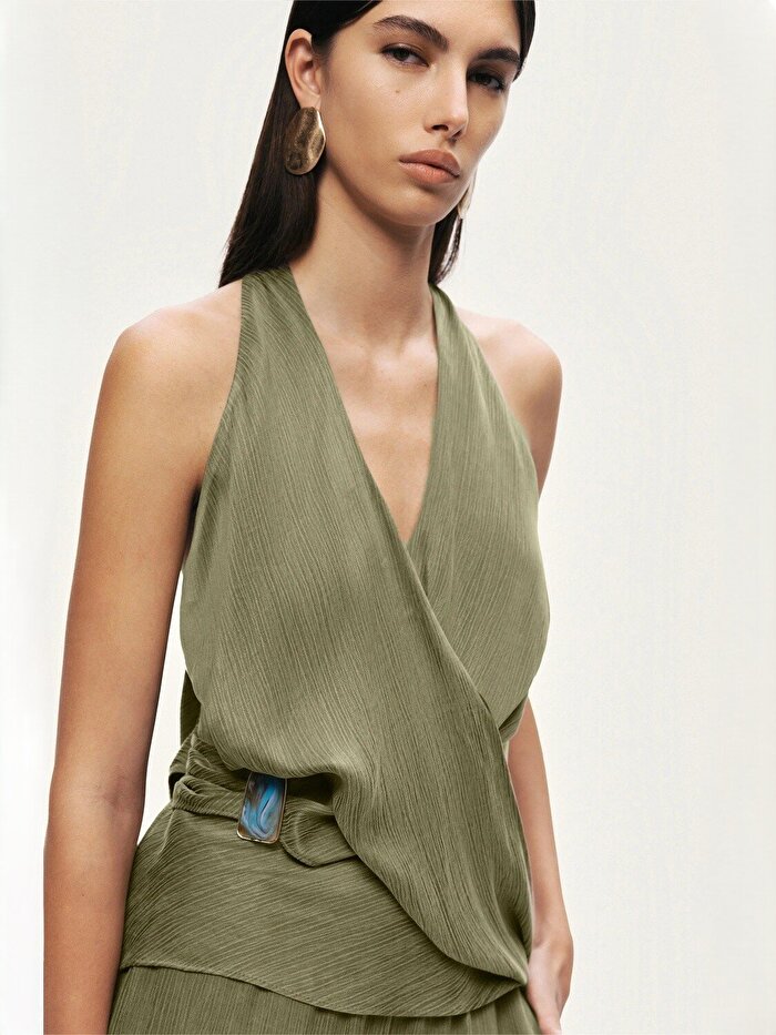 Nocturne Aksesuar Detaylı Halter Yaka Bluz