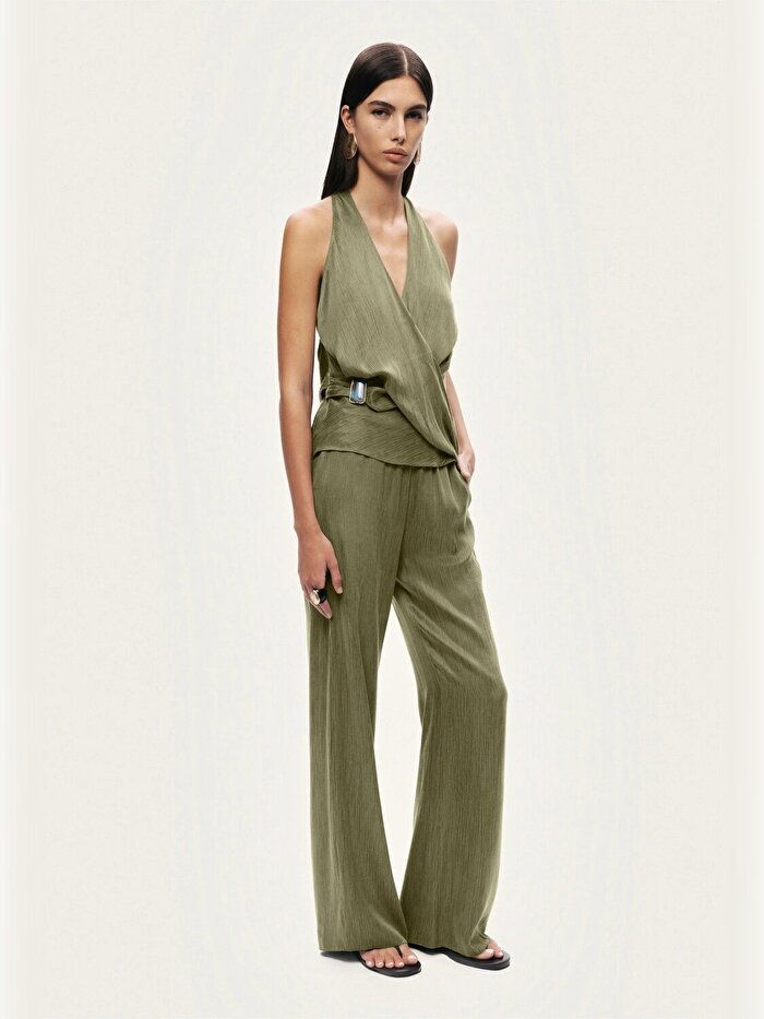 Nocturne Aksesuar Detaylı Halter Yaka Bluz