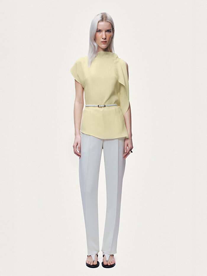 Nocturne Kemer Detaylı Asimetrik Bluz