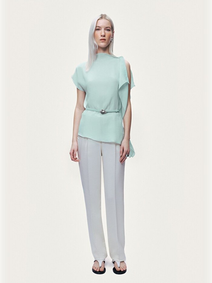 Nocturne Kemer Detaylı Asimetrik Bluz