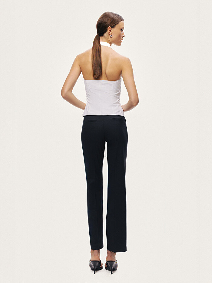 Nocturne Aksesuar Detaylı Halter Yaka Bluz