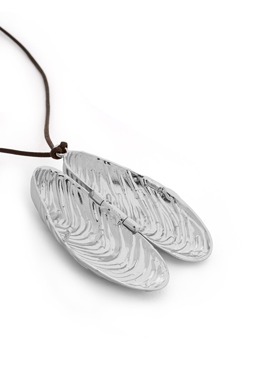 Nocturne İstiridye Aksesuarlı Kolye