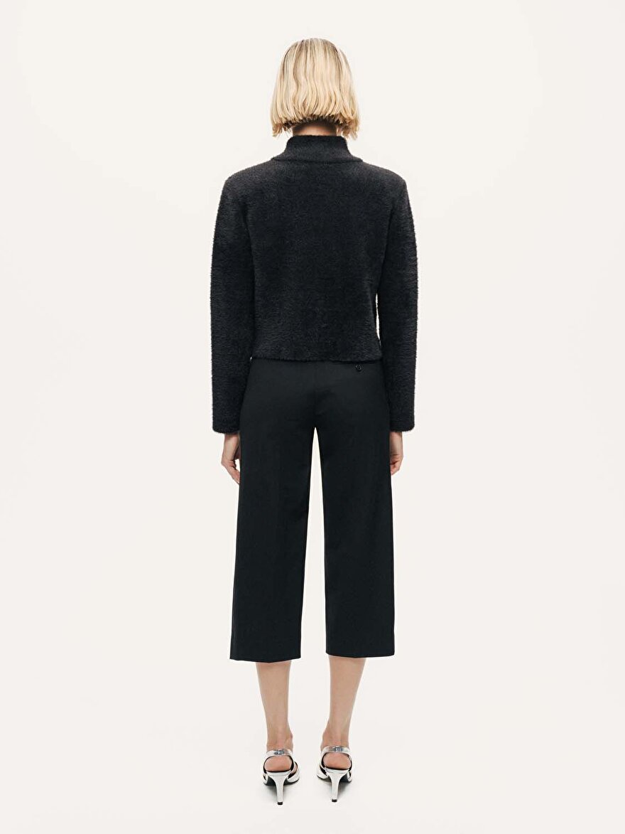 Nocturne Kalp Düğme Aksesuarlı Triko