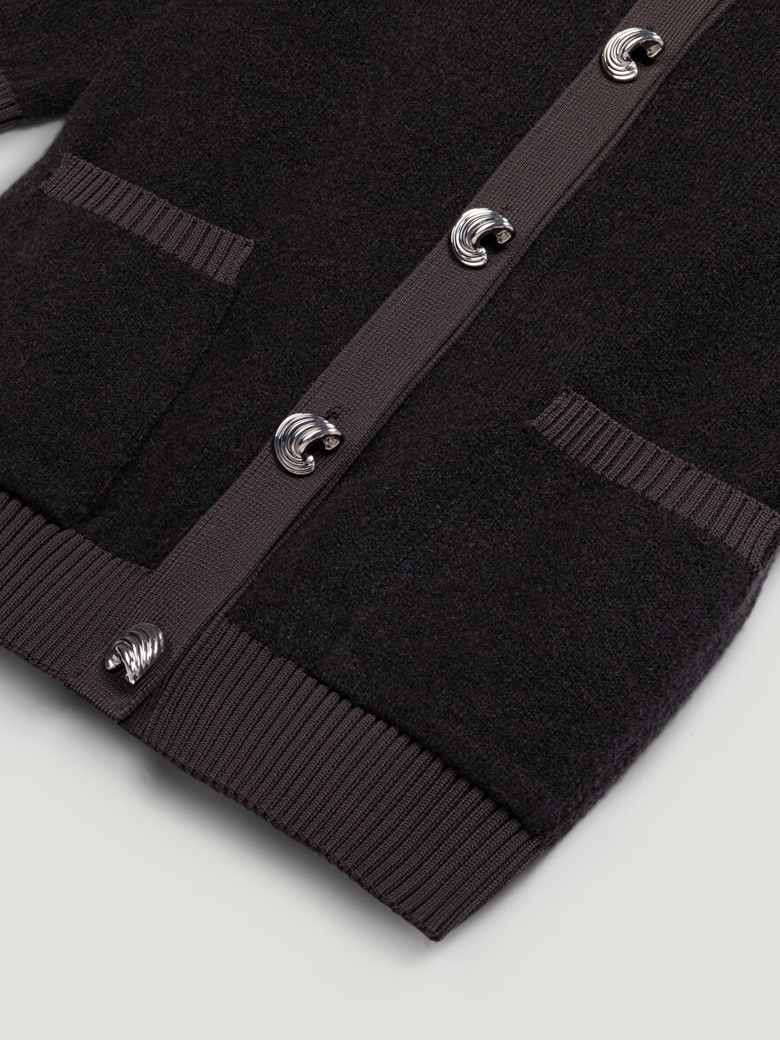 Nocturne Düğme Aksesuarlı Kontrast Triko