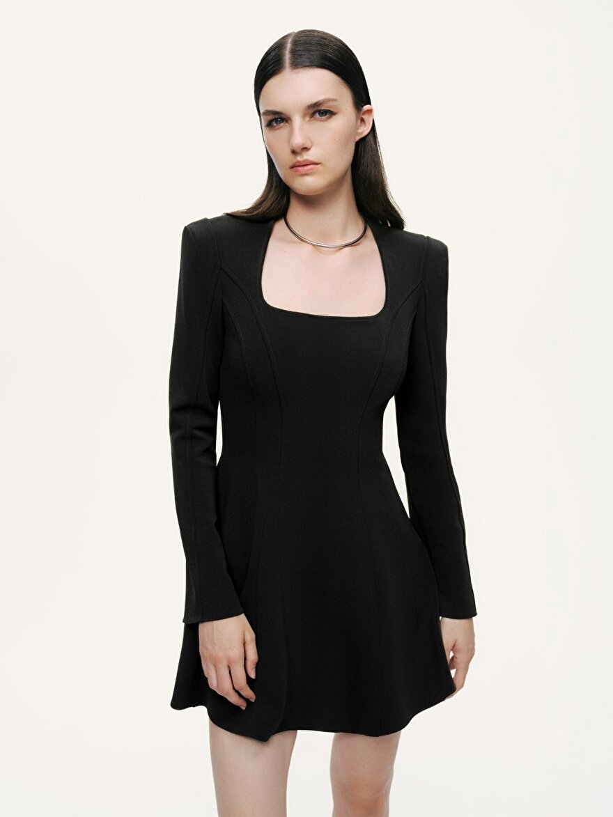 Nocturne Kare Yaka Vatkalı Mini Elbise