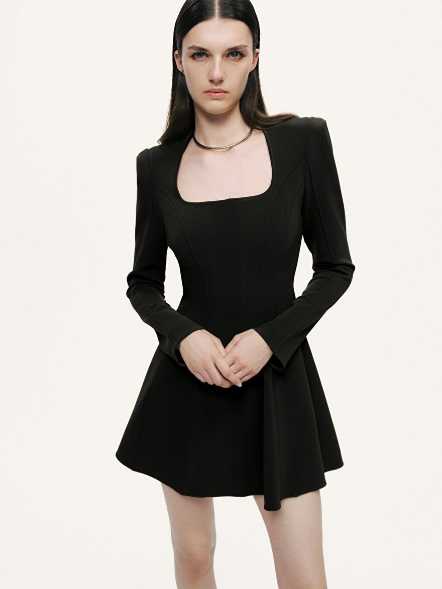 Nocturne Kare Yaka Vatkalı Mini Elbise