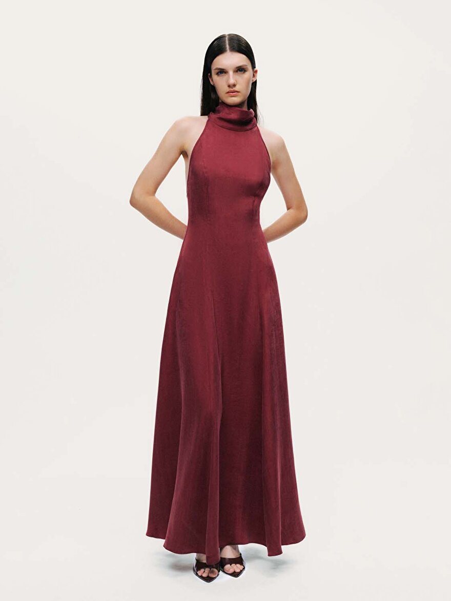 Nocturne Halter Yaka Sırt Detaylı Maxi Elbise