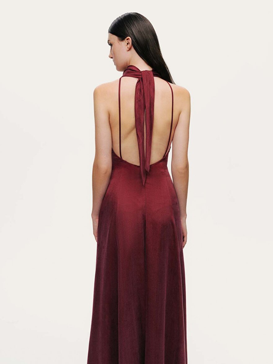 Nocturne Halter Yaka Sırt Detaylı Maxi Elbise
