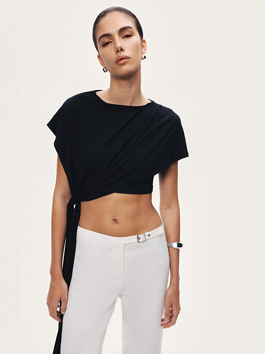 Nocturne Bağlama Detaylı Asimetrik Bluz