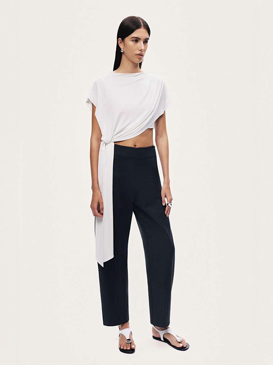 Nocturne Bağlama Detaylı Asimetrik Bluz