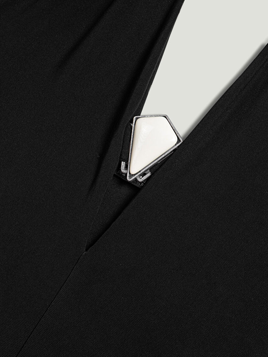 Nocturne Aksesuarlı Halter Yaka Body