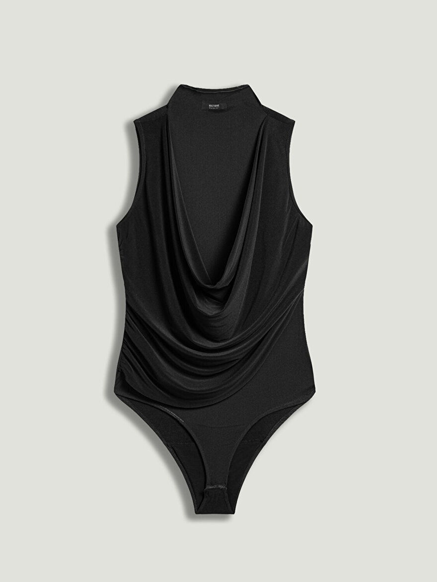 Nocturne Transparan Detaylı Degaje Yaka Body