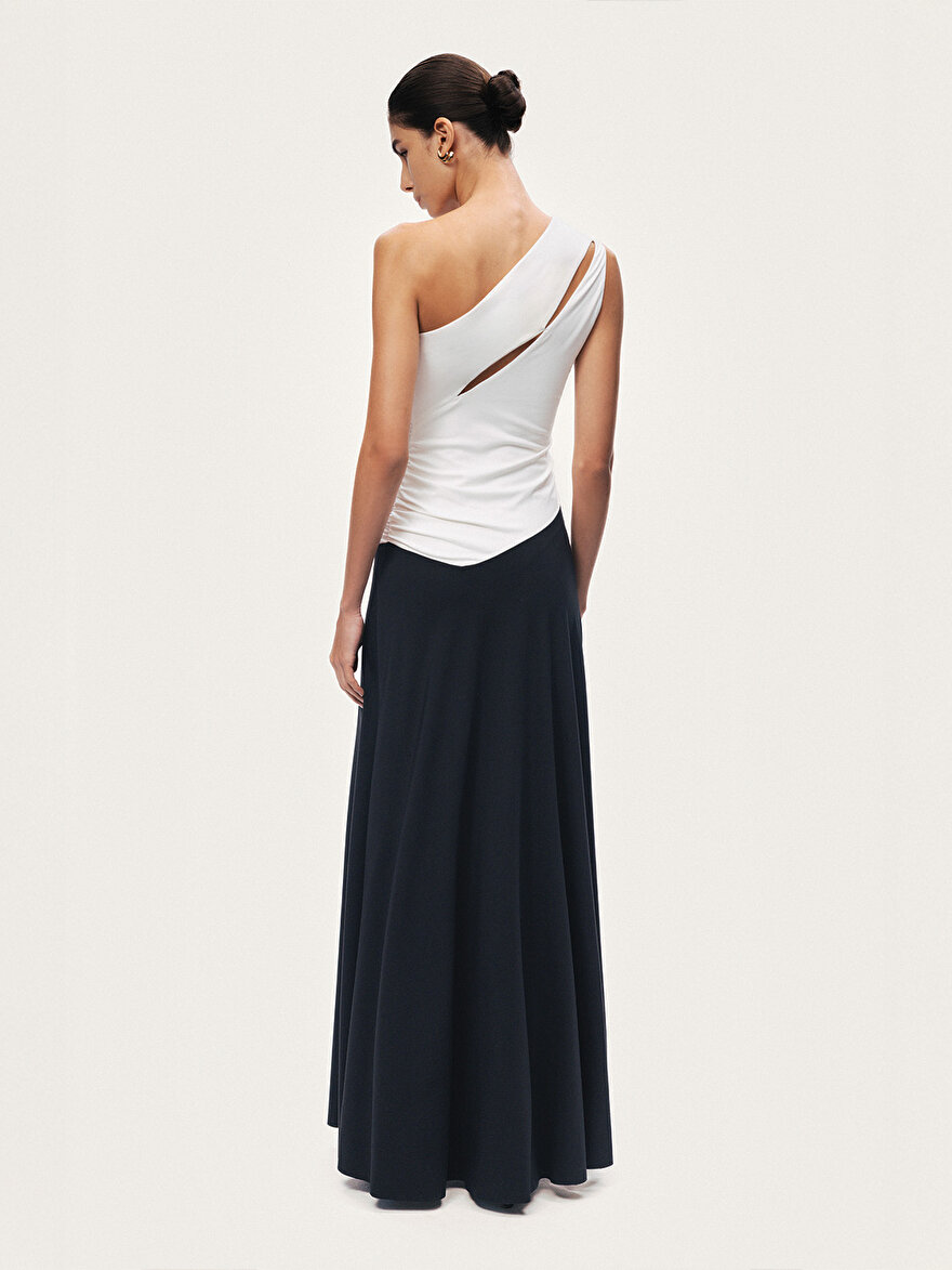 Nocturne Gold Aksesuarlı Kontrast Detaylı Maxi Elbise