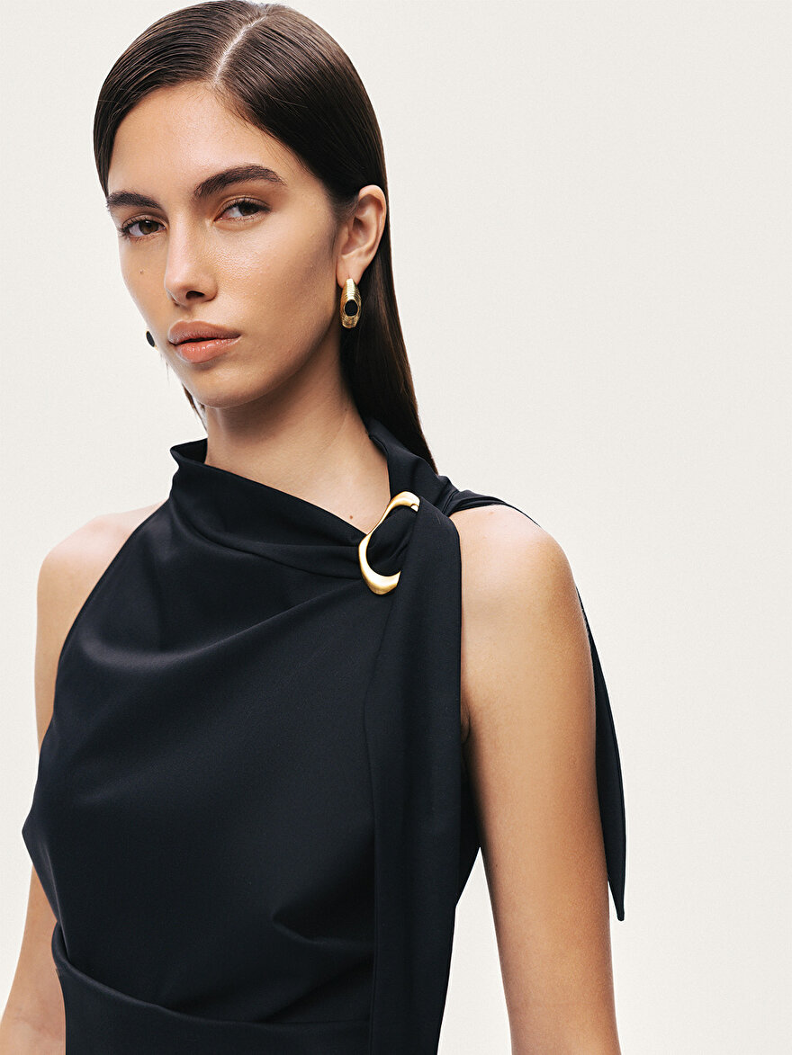 Nocturne Aksesuar Detaylı Dik Yaka Bluz