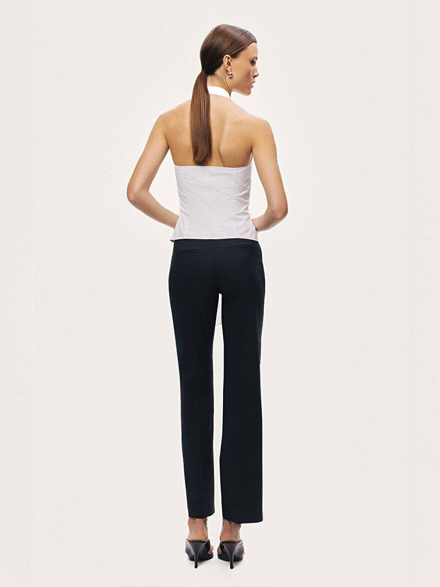 Nocturne Aksesuar Detaylı Halter Yaka Bluz